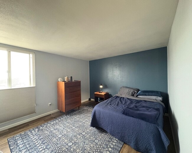 Building Photo - Ventura Living Made Easy – Updated 2 Bed Condo