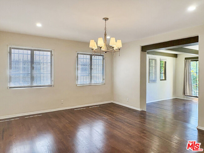 Building Photo - 170 N Orange Dr