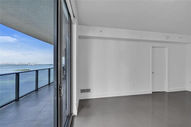 Building Photo - 488 NE 18th St