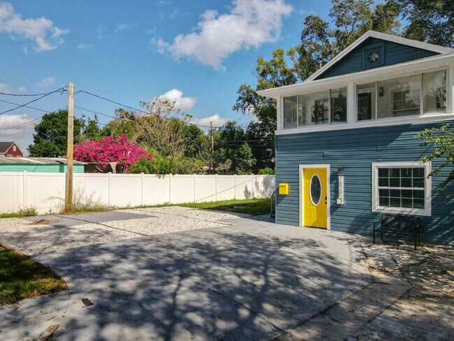 Building Photo - 173 S Orange Ave