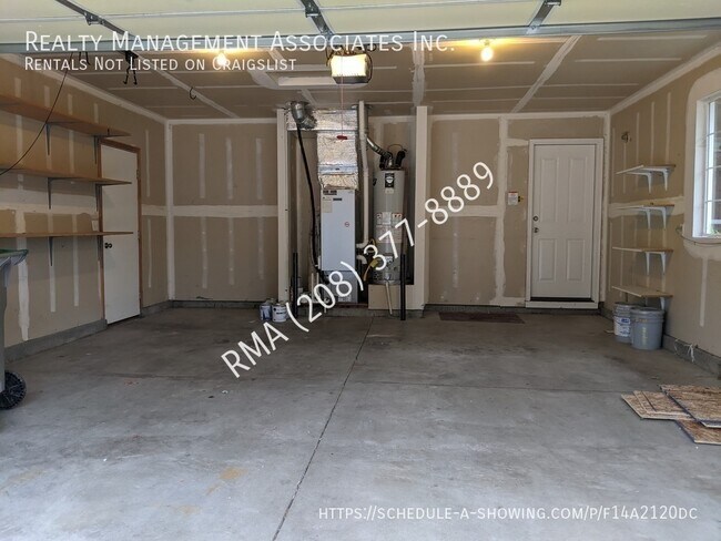 Building Photo - 13426 W Acorn St