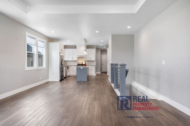 Building Photo - MOVE IN SPECIAL - Beautiful Brand New 6 be...