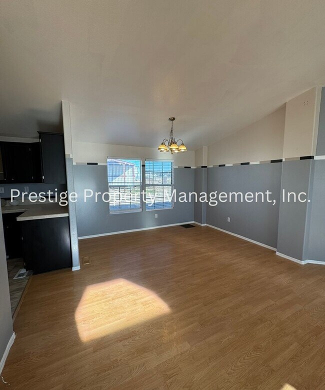 Building Photo - This 4/2 Vail Manufactured Home Is On A 1 Acre Lot!!!