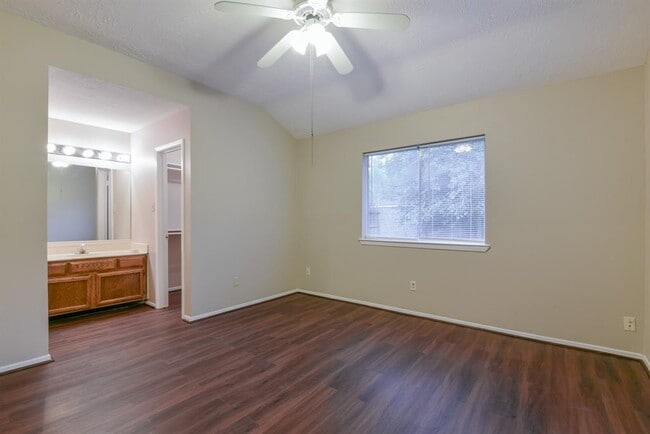 Building Photo - 16959 Nicole Ln