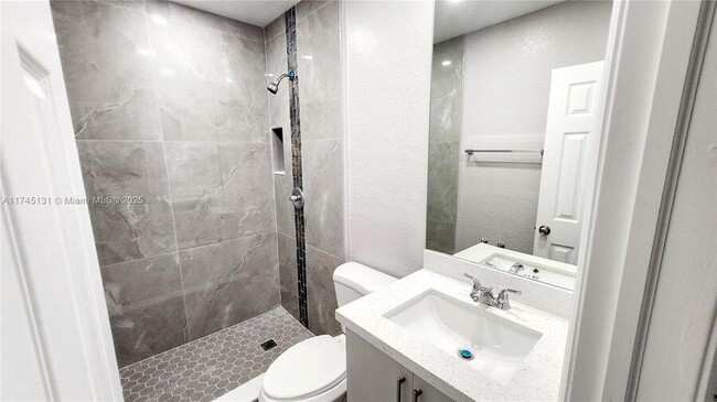 Building Photo - 416 S 28th Ave