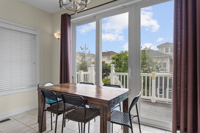 Building Photo - Welcome to your dream home in Norfolk, Virginia!