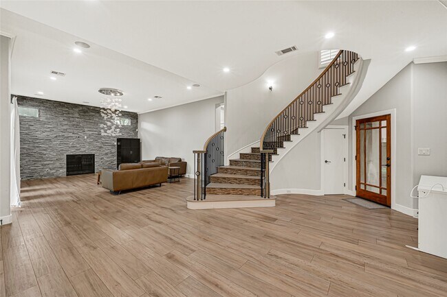 Building Photo - 11218 Gallant Ridge Ln