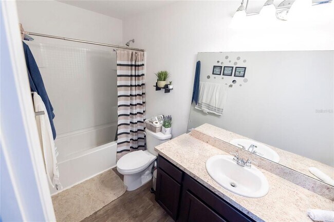 Building Photo - 844 Grandin St