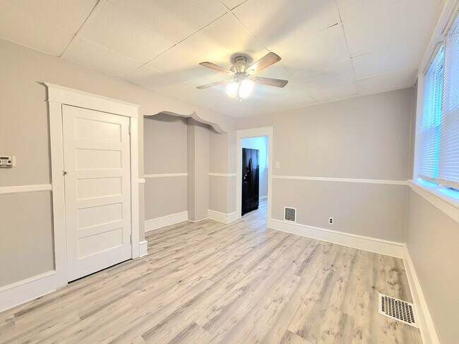 Building Photo - 602 Powell St