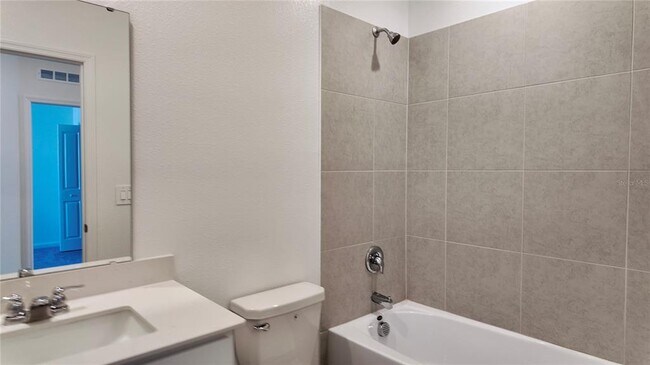 Building Photo - 2580 Skyline Lp