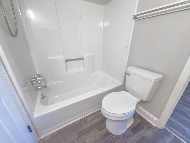 Building Photo - Stylish 2BR Townhome in West Ashley – Modern Living in a Prime Location!