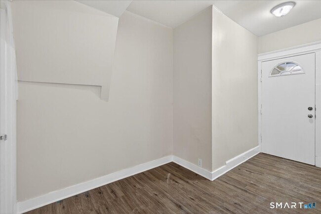 Building Photo - 82 Gilbert St