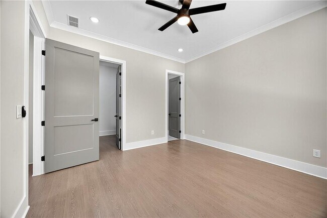 Building Photo - 83 Deer Cyn Dr