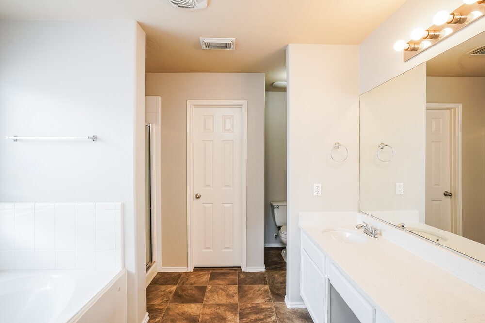 Building Photo - 2527 Floral Bloom Way