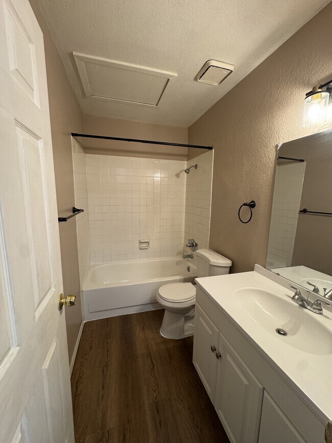 Building Photo - 2522 Knob Hill Ct