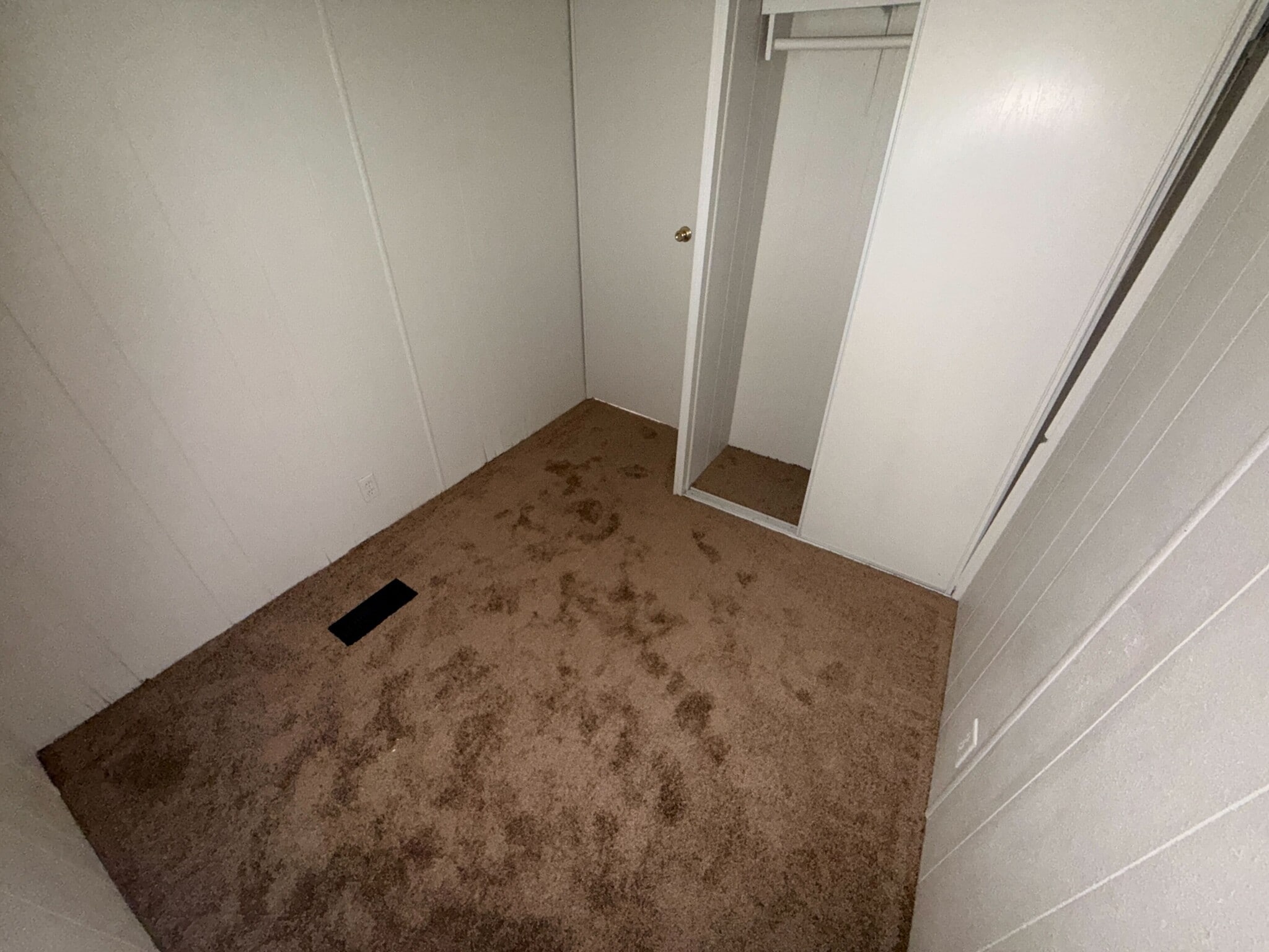 Building Photo - 3601 E Wyoming Ave