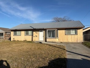 Building Photo - Reduced Rent-Ephrata