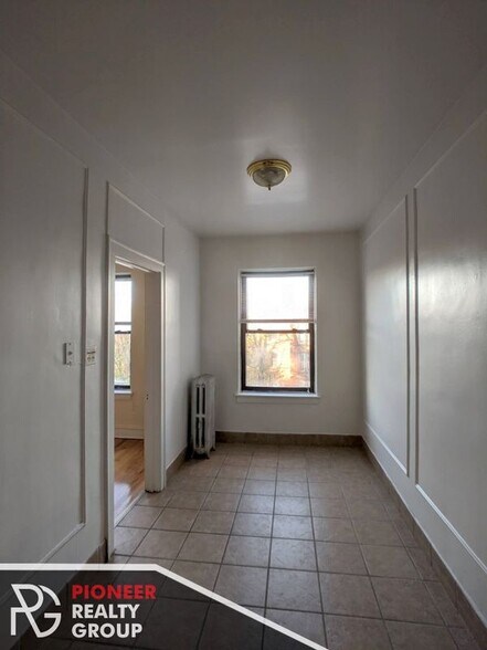 Building Photo - 4851 N Damen Ave