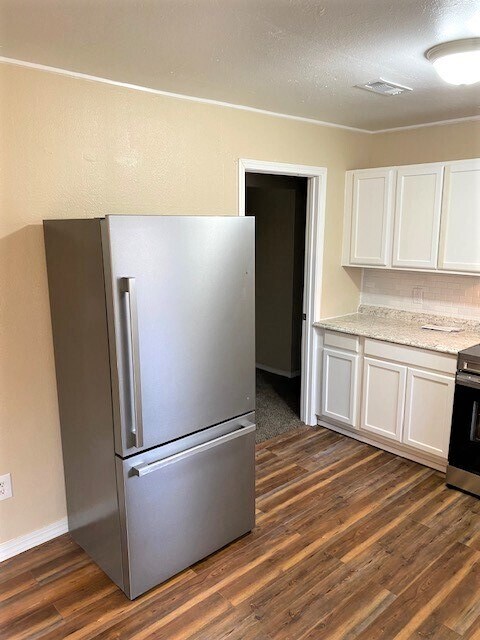 Building Photo - 204 Hardesty Dr