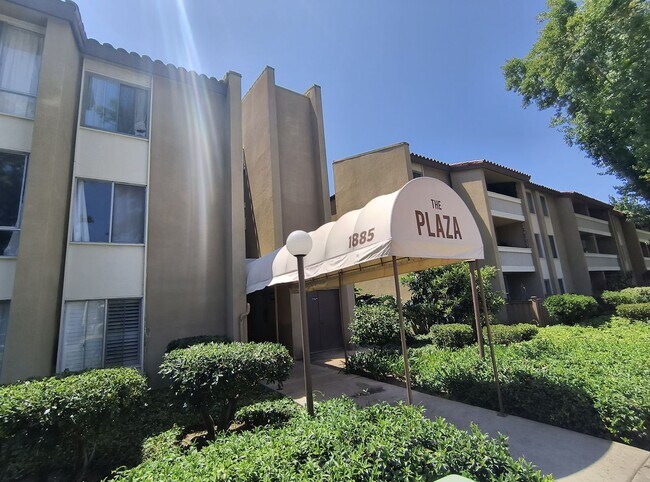 Building Photo - 2BD/2BA Condo in The Plaza Community - Pac...