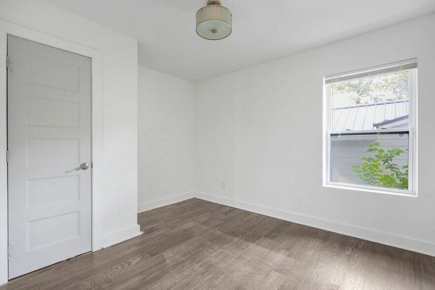Building Photo - 1816 Evans Dr SW