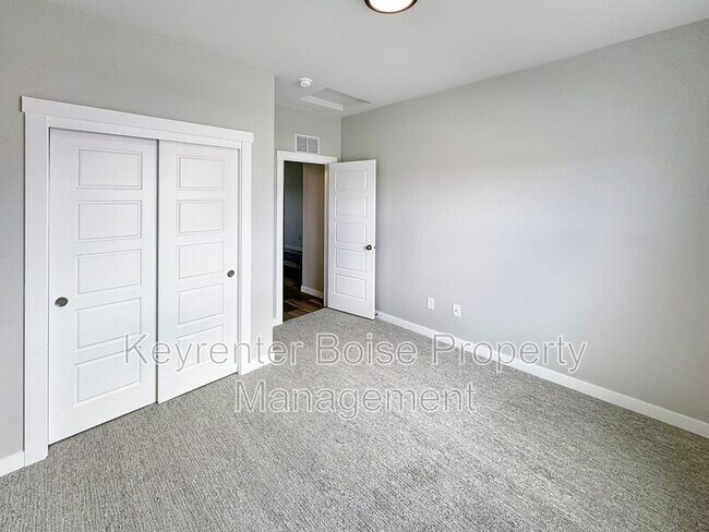 Building Photo - 11253 W Langit St