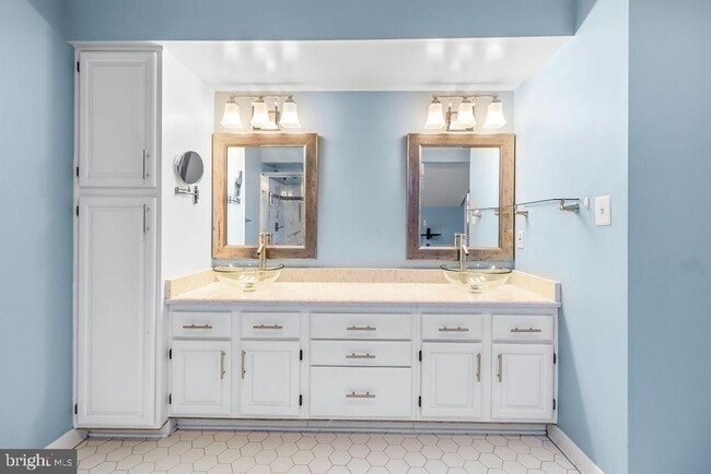 Building Photo - 58 Silver Moon Dr