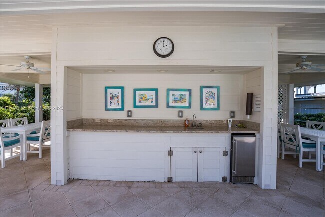 Building Photo - 350 S Beach Rd