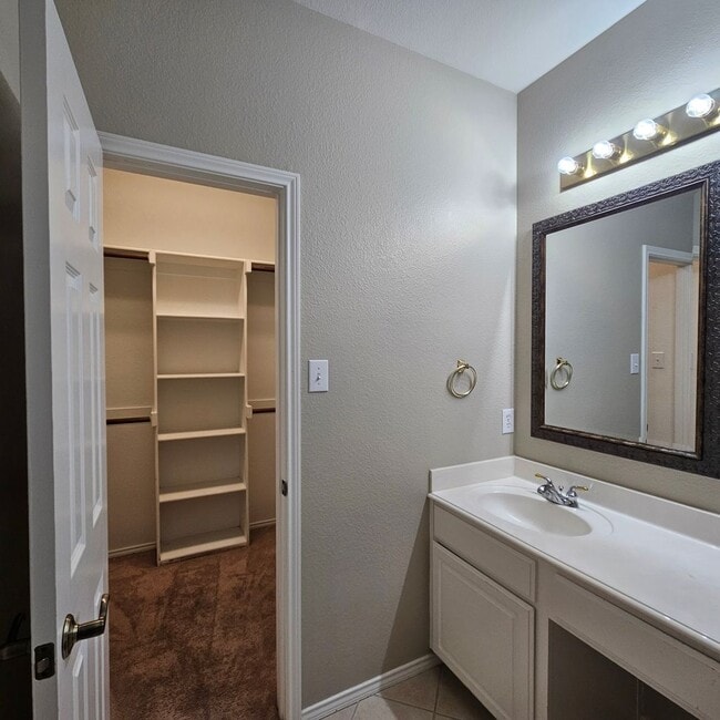 Building Photo - Pine Ridge Estates