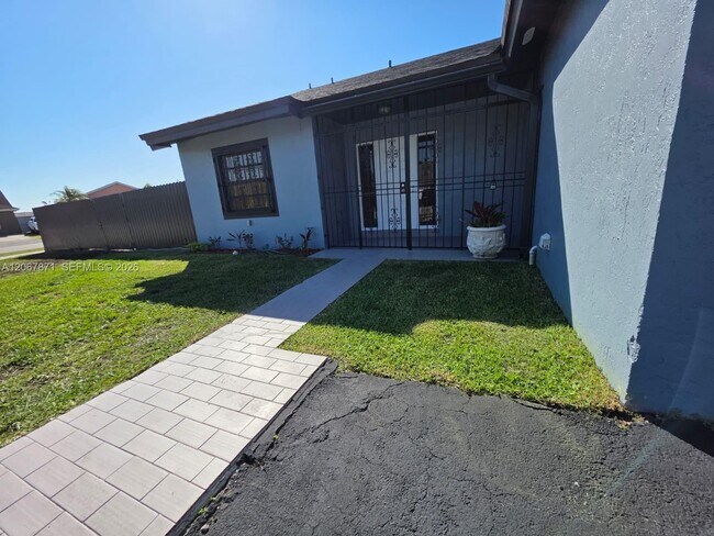 Building Photo - 15238 SW 58th Terrace