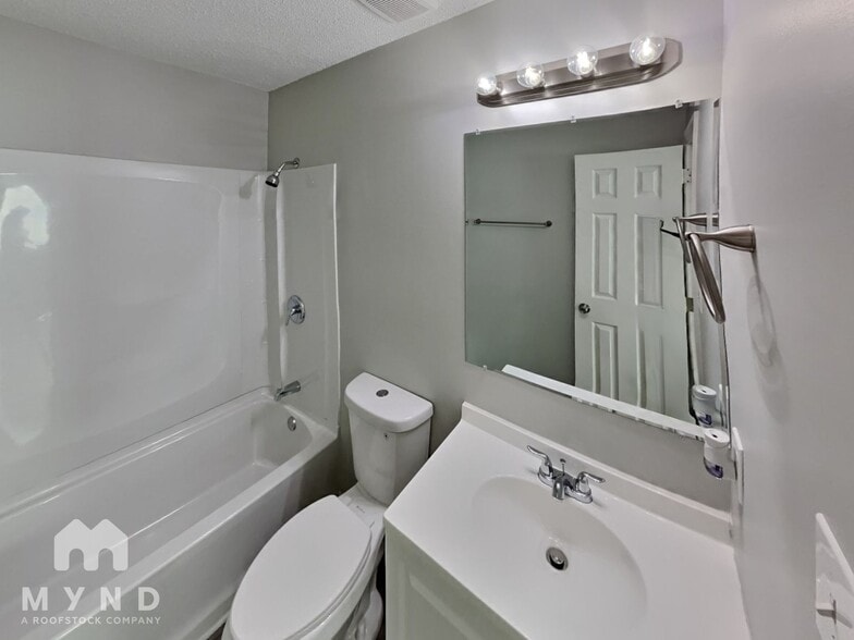Building Photo - 13933 Eden Ct