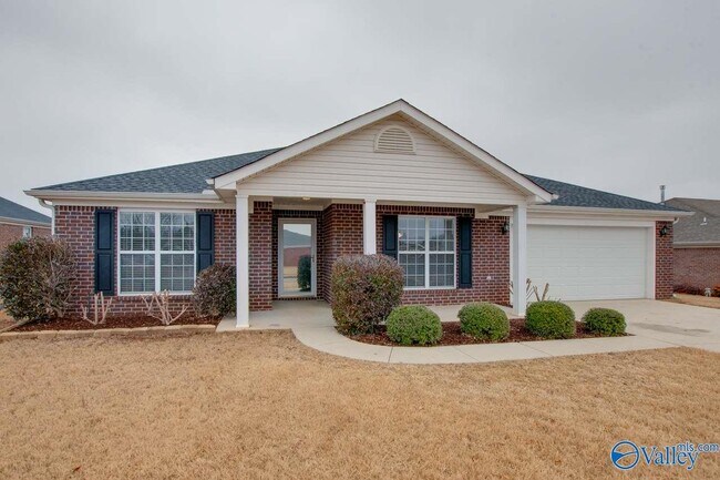 Building Photo - 104 Kings Cross Dr