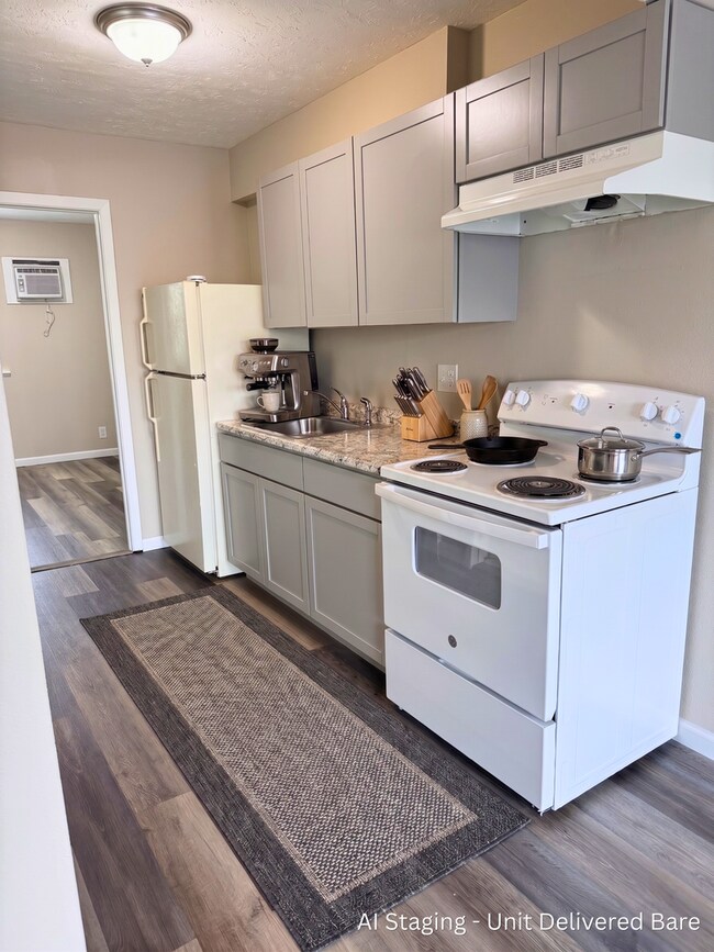 Building Photo - A comfortable 1 Bedroom with 1 Bathroom apartment in Anderson Avenue