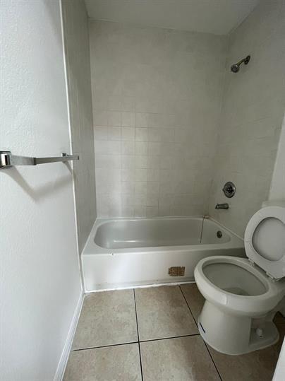 Building Photo - 2932 NW 55th Ave