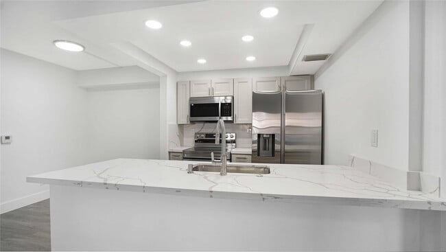 Building Photo - 9466 Boca Cove Cir