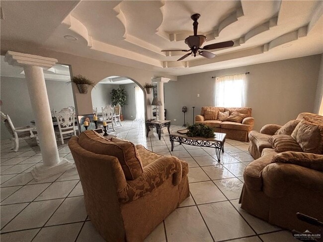 Building Photo - 11 N La Homa Rd