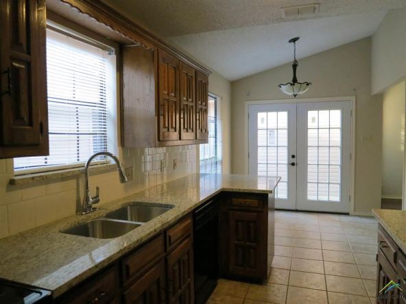Building Photo - 5809 Hollytree-