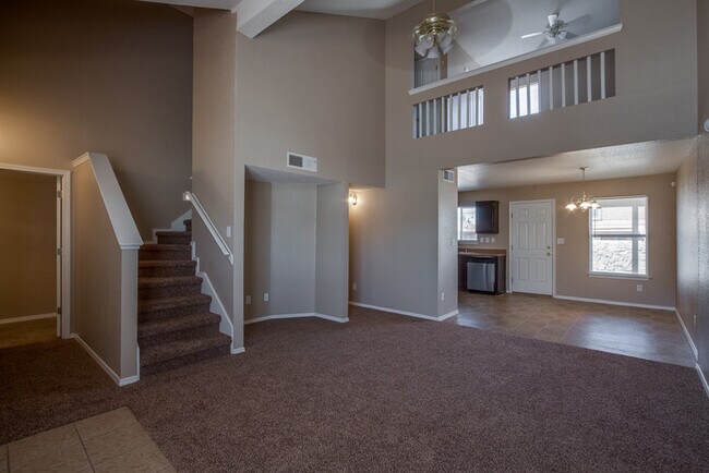 Building Photo - Home For Rent