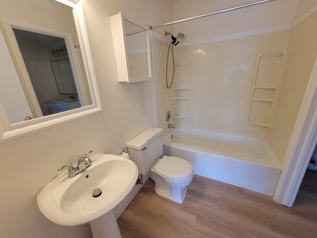 Building Photo - 724 Whitesail Dr