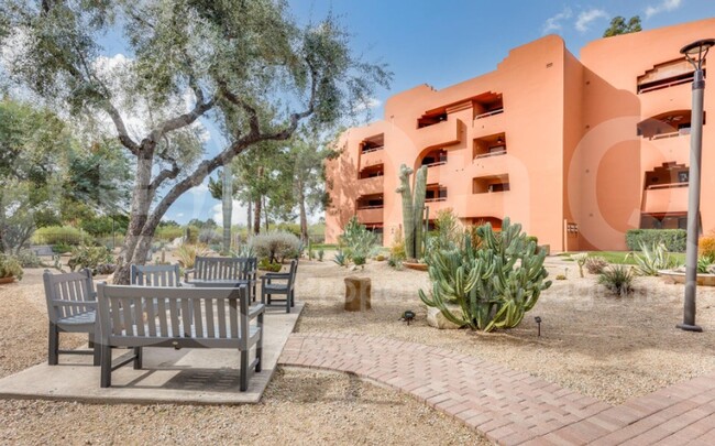 Building Photo - 12212 N Paradise Vlg Pkwy S