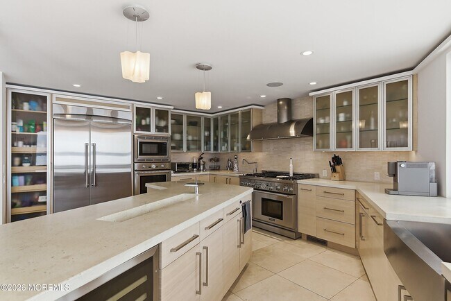 Building Photo - 7 Circle Dr