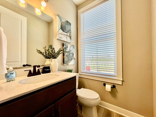 Building Photo - 4 Bedroom, Luxury living in premium location next to Liberty Center and Interstate 75