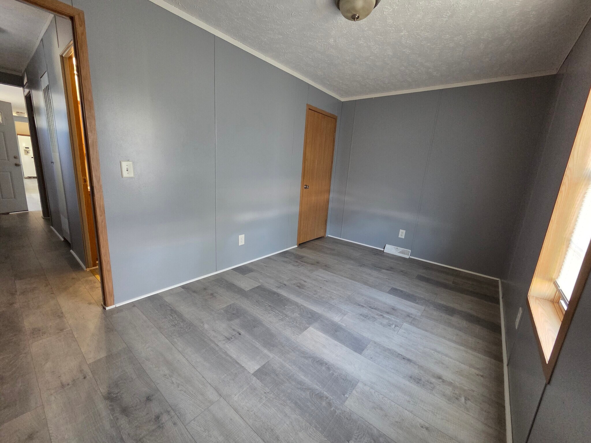 Building Photo - 1511 Mydland Rd