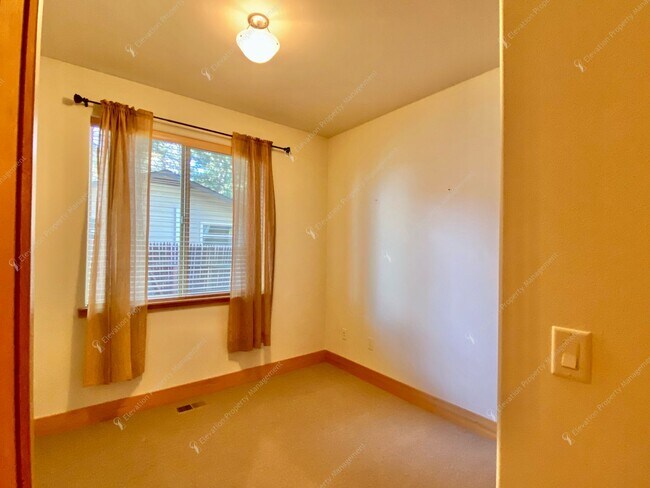 Building Photo - West Hills Gem with Timeless Charm and Modern Comfort