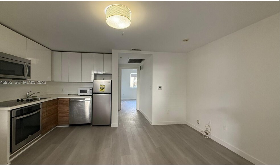 Building Photo - 820 15th St