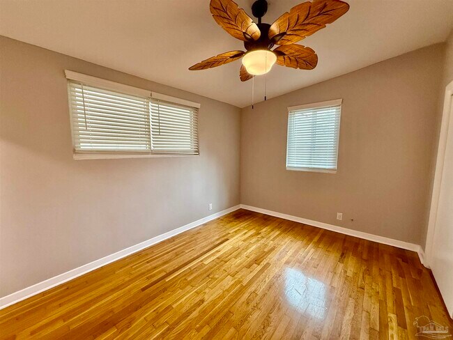 Building Photo - 205 Fairpoint Dr