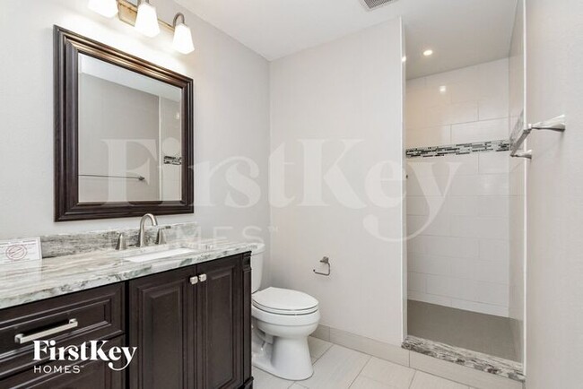Building Photo - 4715 Canterbury Dr