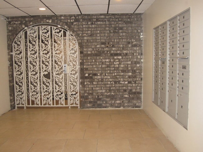 Building Photo - 2310 N Harlem Ave