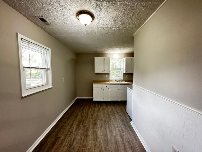 Building Photo - 1195 Faber Ave