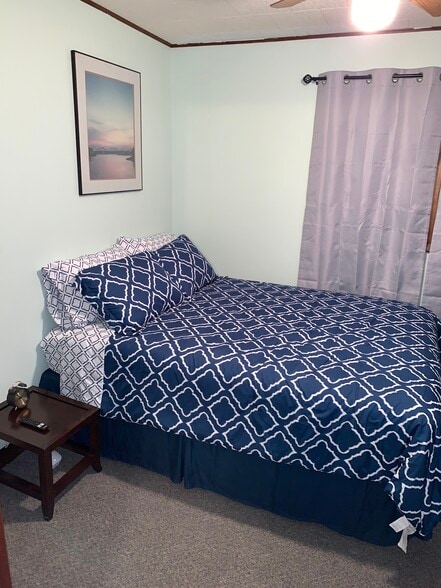 Building Photo - 1130 E Garfield St